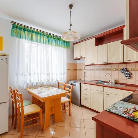 Zapleczna Standard By Bookinghost Kolobřeh