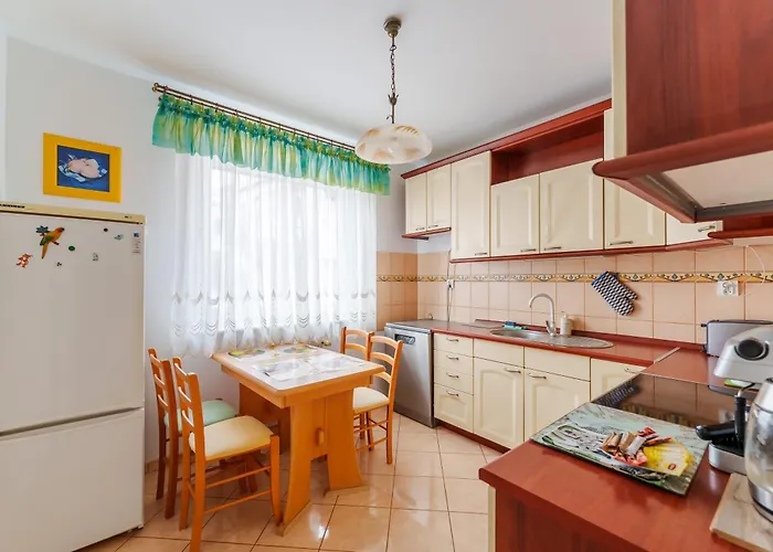 Zapleczna Standard By Bookinghost Kolberg